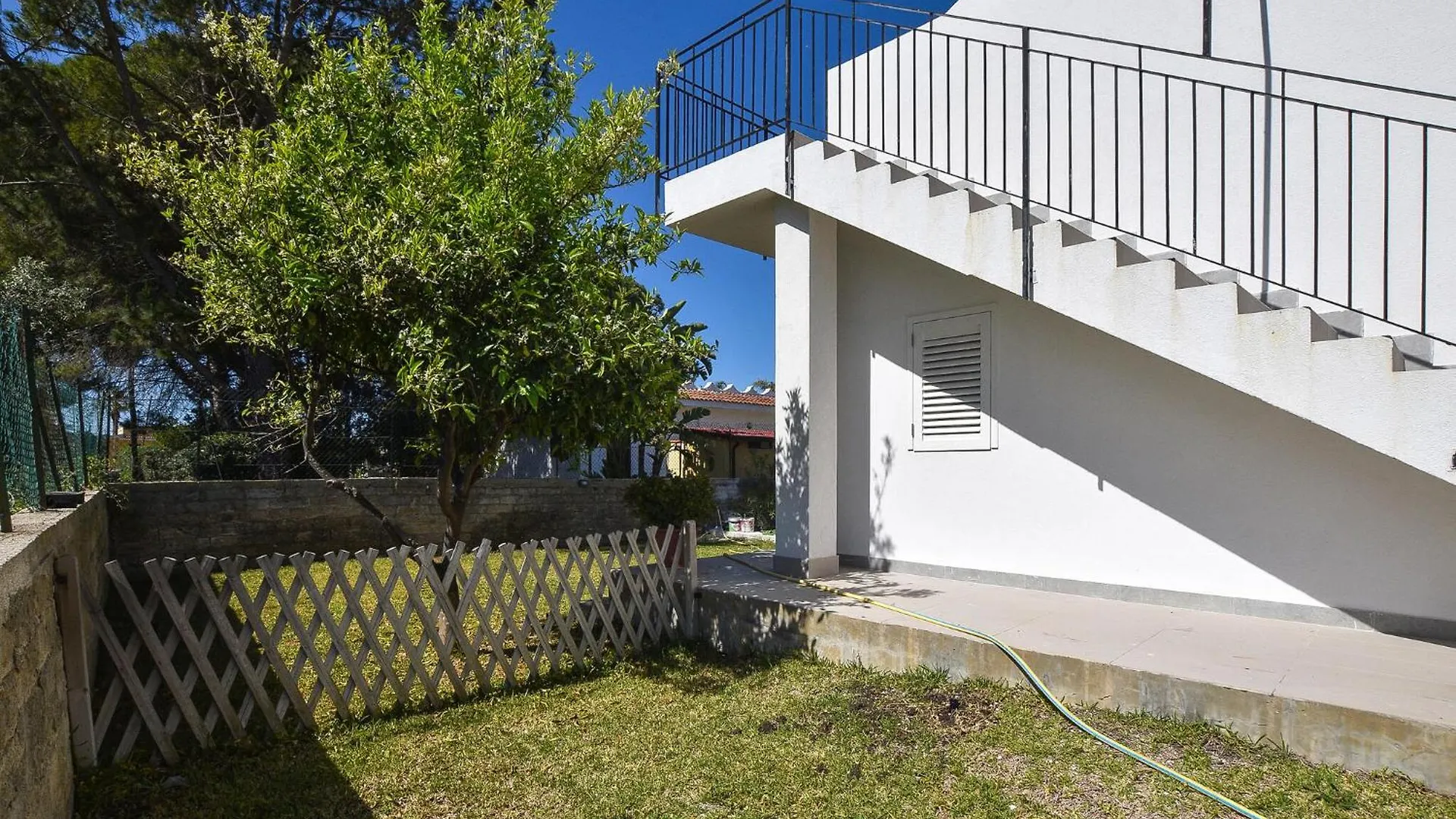 4 Bedroom Pet Friendly Home In Siracusa Syracuse 0*,