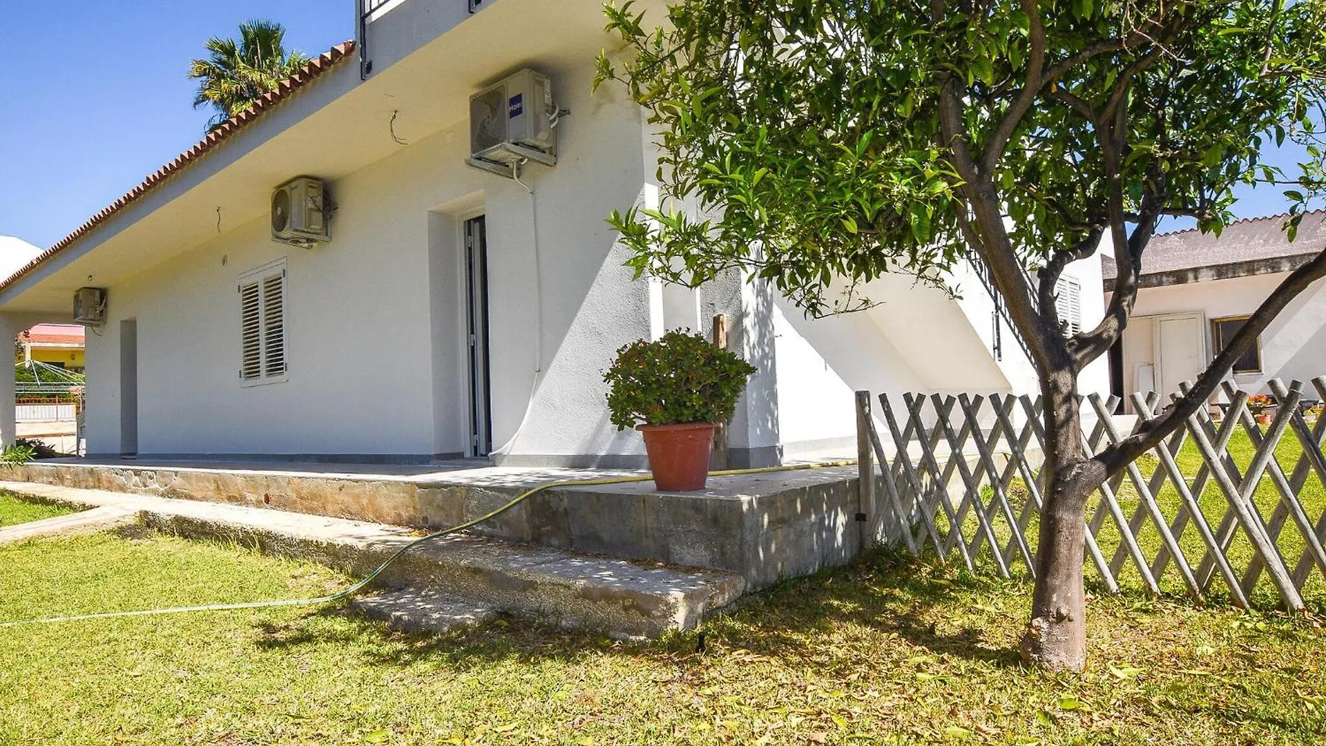 4 Bedroom Pet Friendly Home In Siracusa Syracuse